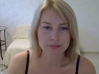 Webcam Belle - kelly_littlex blonde milf cam whore is really good in sucking and fucking