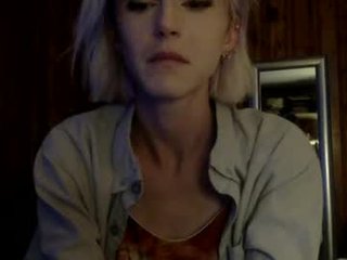 Webcam Belle - missri_4_bliss depraved blonde cam girl presents her pussy drilled