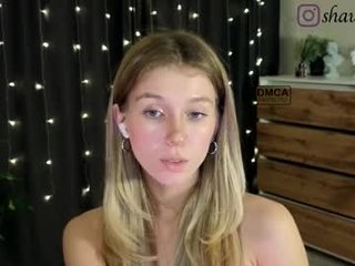 Webcam Belle - shawty_vi cam babe with small tits wants dirty live sex