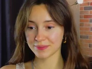 Webcam Belle - jasmindoroti cam babe with small tits wants dirty live sex