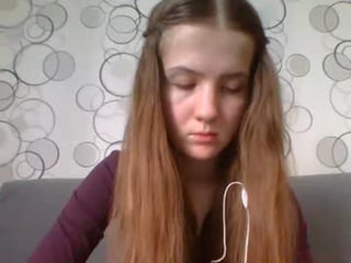 Webcam Belle - lovettaarras cam babe with small tits wants dirty live sex