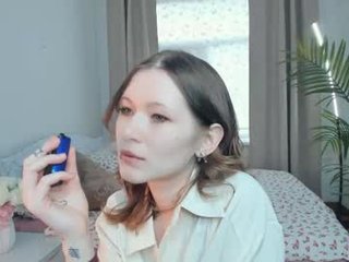 Webcam Belle - lorineponter nude cam bitch enjoys hard live sex on camera