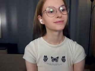 Webcam Belle - leolakorner nude cam bitch enjoys hard live sex on camera