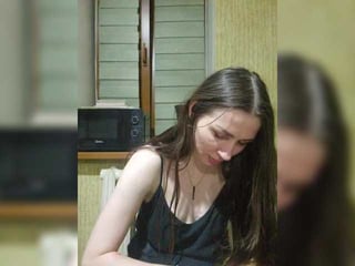 Webcam Belle - wowlady cam girl loves her sweet pussy penetrated hard