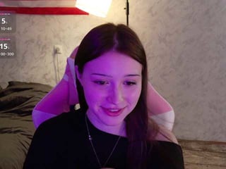 Webcam Belle - selenaluv cam girl loves her sweet pussy penetrated hard