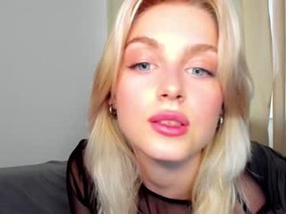 Webcam Belle - ashbunny_ depraved blonde cam girl presents her pussy drilled