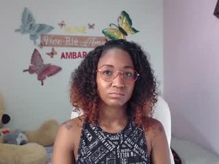 Webcam Belle - ambar21_ spanish cam babe rubs her hairy pussy nice on camera