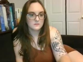 Webcam Belle - aprillayce420 cam babe wants her pussy fucked hard on camera