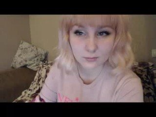 Webcam Belle - sweetass_u cam girl showing big tits and big ass