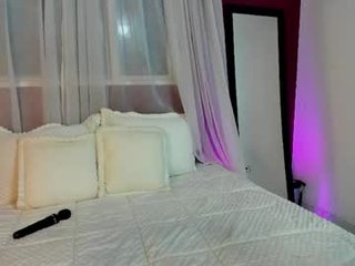 Webcam Belle - nicole_brown1126 deep penetration with facking mashine on camera