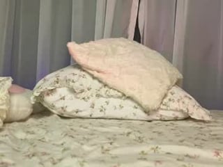 Webcam Belle - luni__lu teenage cam girl plays with her ass hole