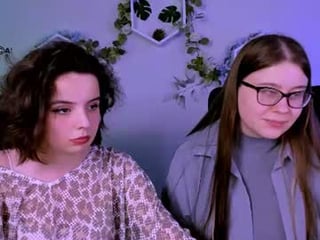 Webcam Belle - leila_moon_ depraved brunette cam girl presents her pussy sodomized
