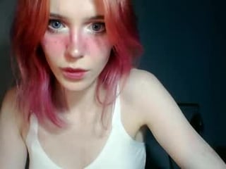 Webcam Belle - quyenpollio cam girl in beautiful lingerie girl shows off her pussy on camera