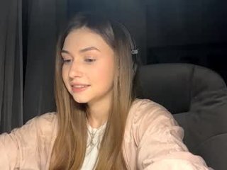 Webcam Belle - pamulahallquist nude cam bitch enjoys hard live sex on camera