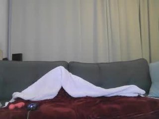 Webcam Belle - candy_kay_69 cam girl likes using hot adult toys live on XXX cam