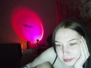 Webcam Belle - porscha_db naked teen cam babe loves kiss, licked slits and pink clits on a sex cam