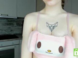 Webcam Belle - taitfollin cute blonde cam girl gets her pussy banged very hard