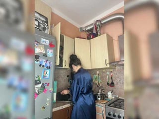 Webcam Belle - lyuzaa russian cam girl fingers her hot shaved pussy online