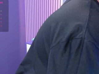 Webcam Belle - amyjoness1 brunette teen cam babe plays with her tight asshole