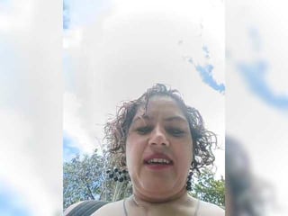 Webcam Belle - alexabrown12 spanish cam babe wants her asshole humped on camera