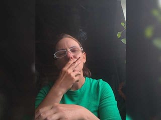 Webcam Belle - squirt-plesur cam girl with shaved pussy explodes with gallons of squirting jizz online