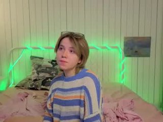 Webcam Belle - launakohan cam girl gets her ass hard fucked by her partner