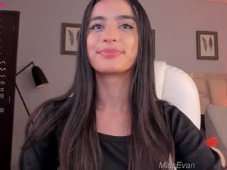 Webcam Belle - missevan spanish cam babe with small tits loves sex on camera