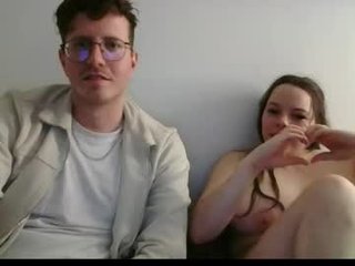 Webcam Belle - cutiie2004 cam babe wants her pussy fucked hard on camera
