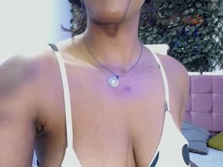 Webcam Belle - ellie_alves_ african cam girl with shaking ass