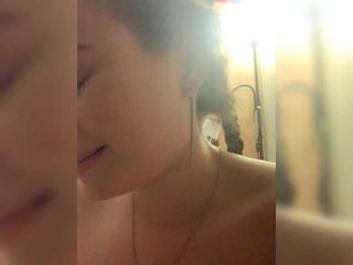 Webcam Belle - monika-krasotaya brunette teen cam babe plays with her tight asshole