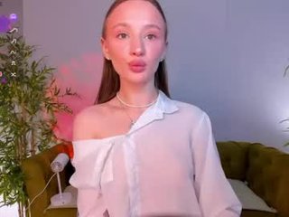 Webcam Belle - pearl_bloom horny cam girl loves takes a cock deep in her pussy