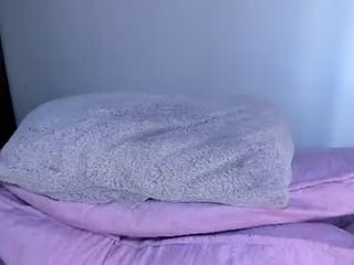 Webcam Belle - sarita_browns adorable webcam girl sucks cock and fucks even anal