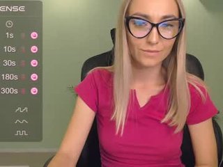Webcam Belle - sexberry_ blonde cam girl wants dirty cum show