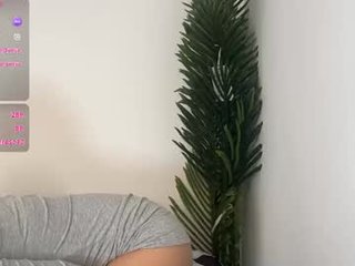 Webcam Belle - onlylookatu asian teen cam babe plays with her ass hole