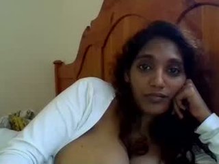 Webcam Belle - indianvixxenx indian cam milf is really good in sucking and fucking for tokens