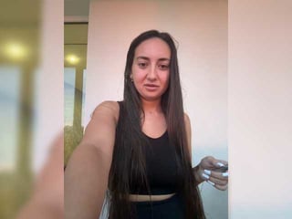 Webcam Belle - ankalav02 russian cam girl fingers her hot shaved pussy online