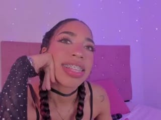 Webcam Belle - dulce_brown01 ebony cam girl likes making your toys-related dreams come true in adult chat