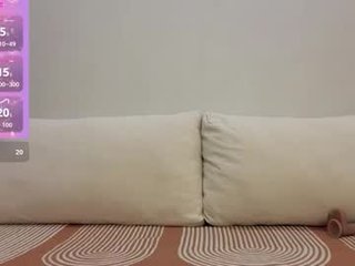 Webcam Belle - emilli_blanc cam babe likes squirting after getting pleasure from masturbation