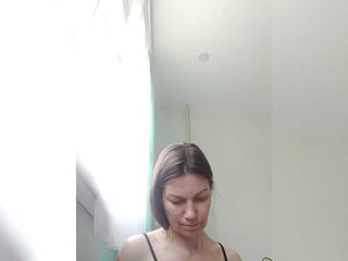 Webcam Belle - zvezda2511 european cam babe offers her hairy pussy for live sex experiments