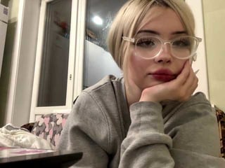 Webcam Belle - angelenabuote cam girl loves her sweet pussy penetrated hard