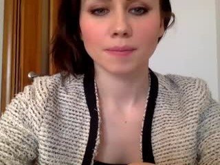 Webcam Belle - supereasyx bitchy cam babe stripping her body