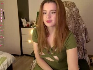 Webcam Belle - flonodo cam babe hides her hairy pussy under the beautiful lingerie online