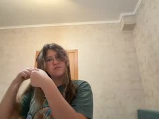 Webcam Belle - shanaeniebergall cam babe with big tits loves sensulal kiss