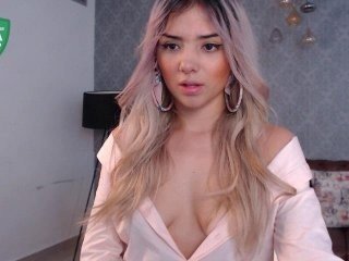 Webcam Belle - chloepreston teen cam girl loves getting her shaved pussy humped online