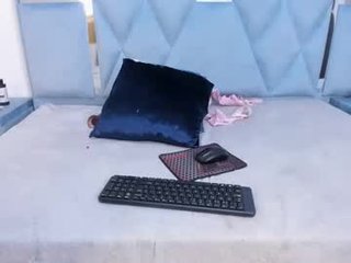 Webcam Belle - daylesandharry horny couple adores fucking online