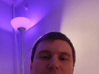 Webcam Belle - levleva cam girl loves her sweet pussy penetrated hard