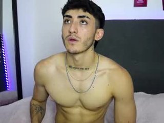 Webcam Belle - nath_and_lianx cam girl with big tits wants gets anal fucked from behind