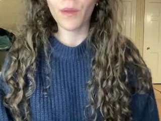Webcam Belle - maddyhasyummypussy cam babe wants her pussy fucked hard on camera