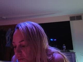 Webcam Belle - scarlettlunac blonde milf cam whore is really good in sucking and fucking