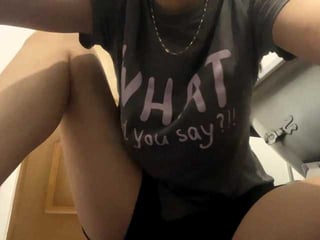 Webcam Belle - emeritafroehner european cam babe rubs her smooth pussy till she cums